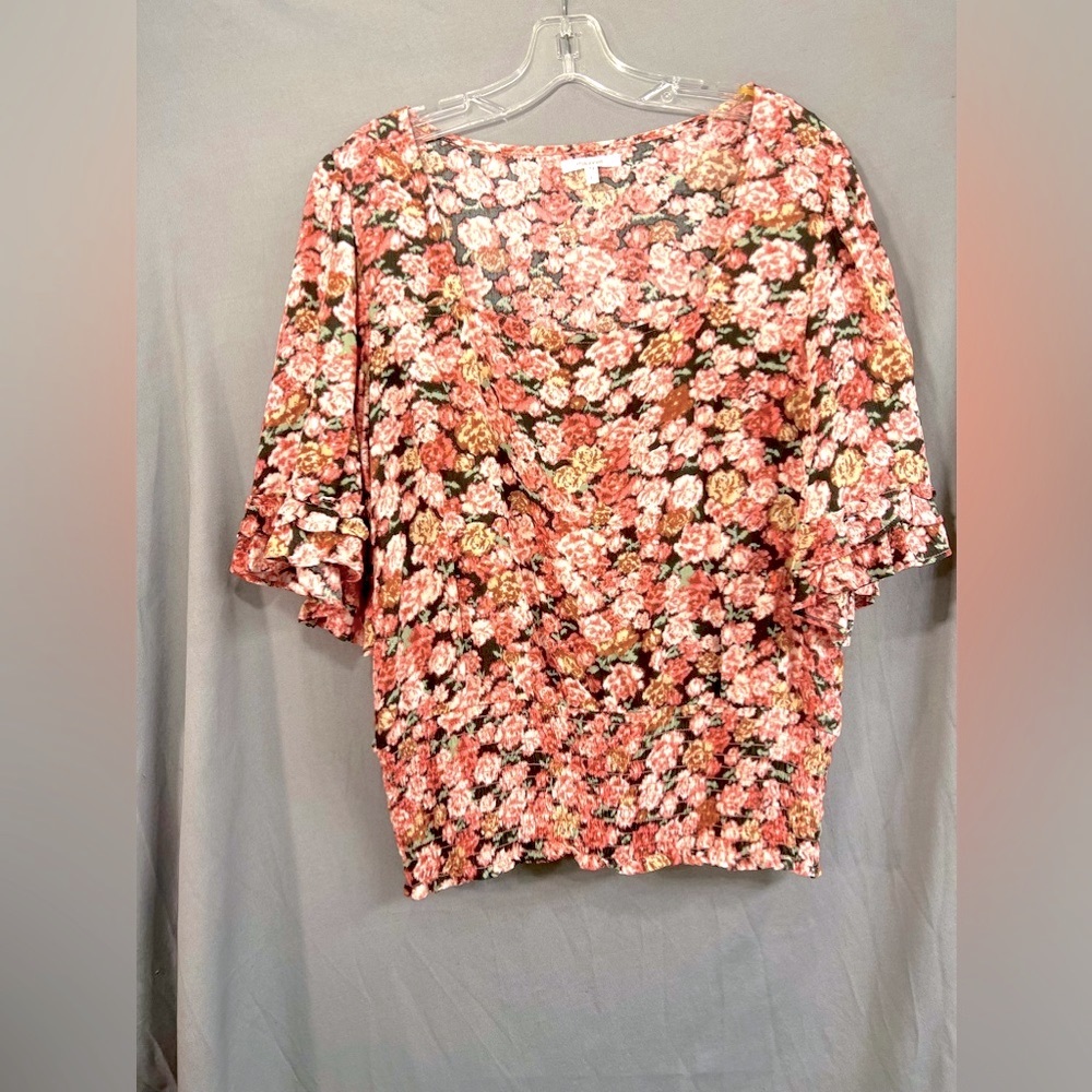 🌺Maurice’s Pink Floral Blouse🌸🌺